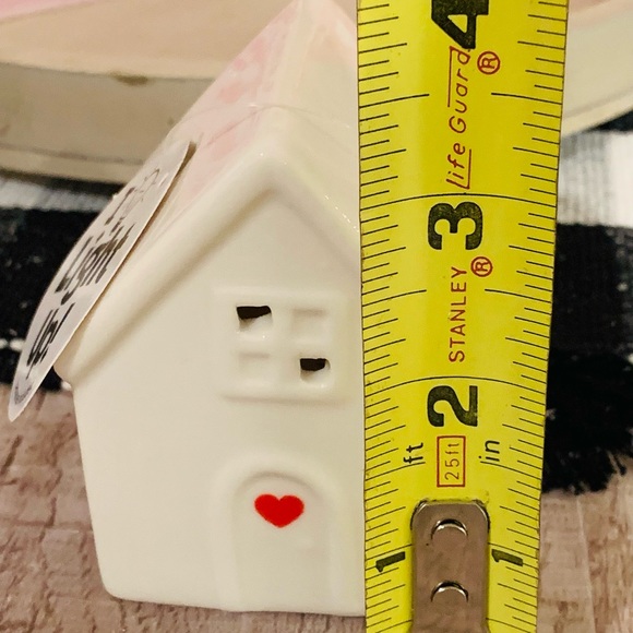 Light Up Ceramic Valentine’s House - Picture 6 of 12